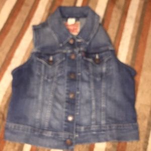 Like new Levis jean vest